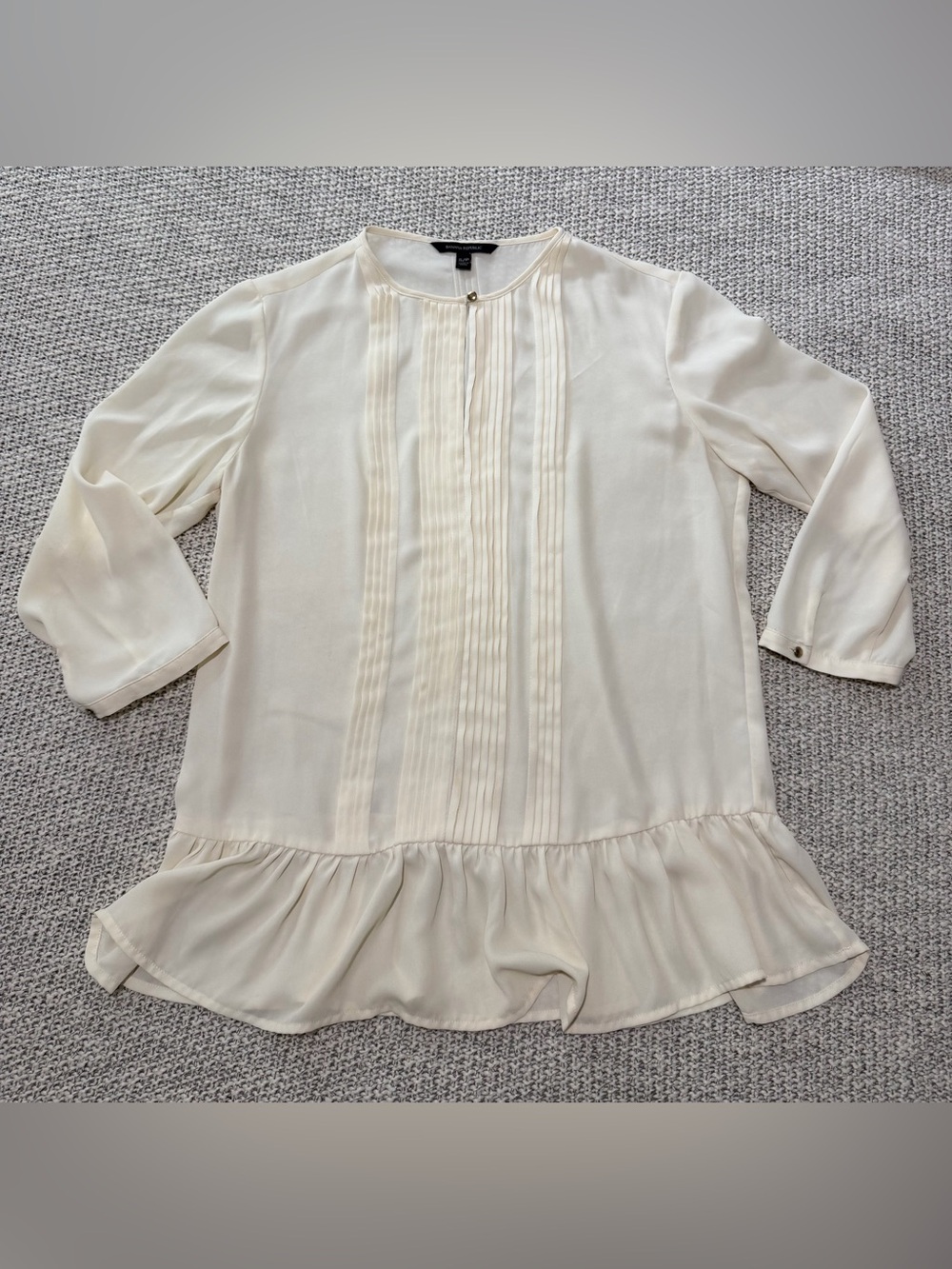 BANANA REPUBLIC Ivory Pleated ruffle hem Blouse Crepe 3/4 Sleeve- small